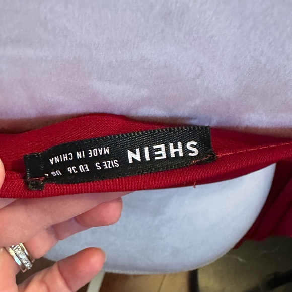 Red top - Picture 3 of 4